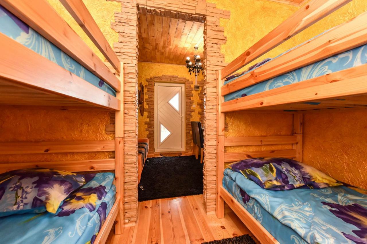 Zelta Pirts Guest House Ventspils Exterior foto